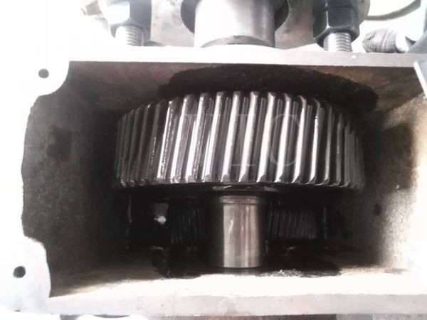 Helical gear reducer Helical gear reducer